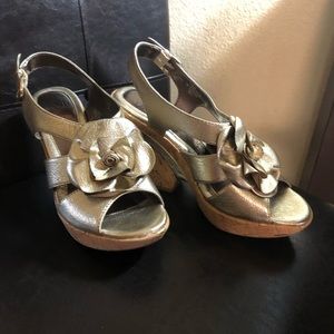 Soft Gold Leather Shoes With Flower Design